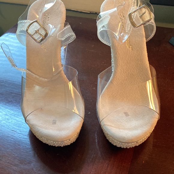✨Fabulicious brand white high heels sandals - Picture 2 of 5